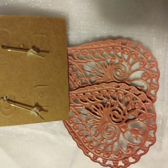 Bohemian style earrings...pierced - Picture 4 of 4